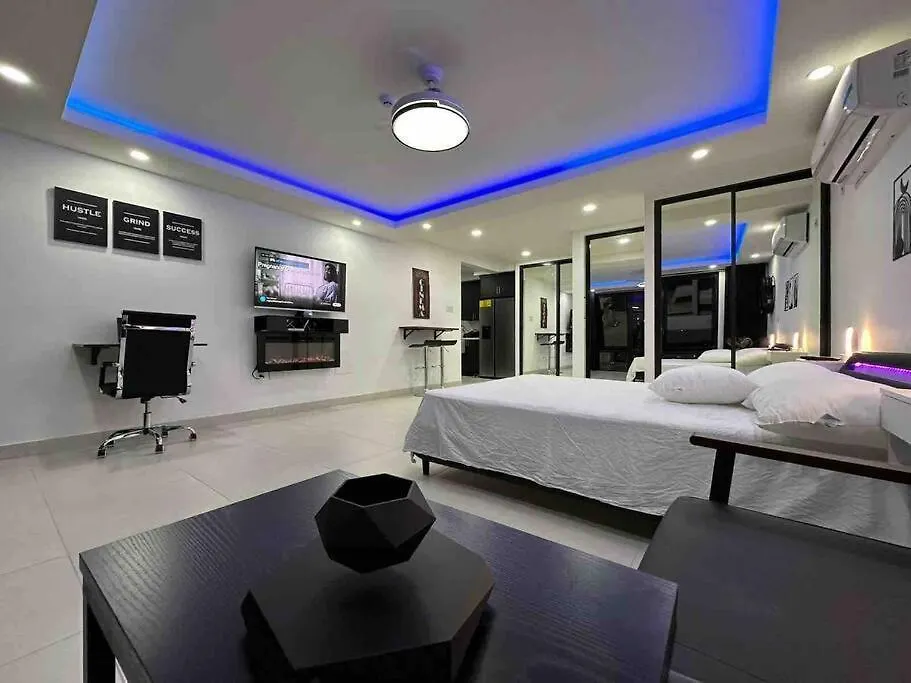 Luxury Condo - Pool In Kingston G28 자메이카