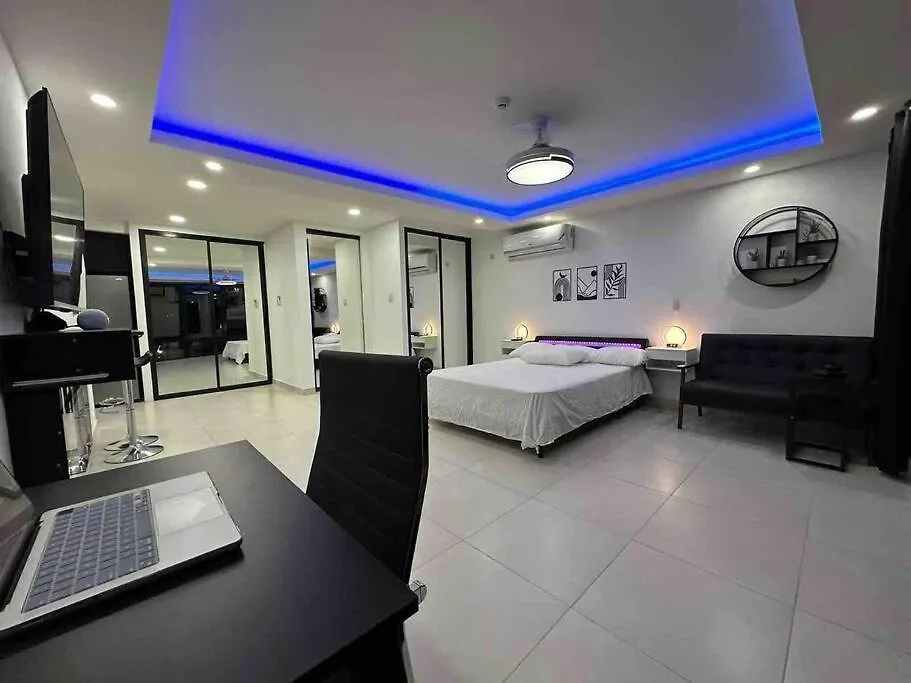 아파트 Luxury Condo - Pool In Kingston G28