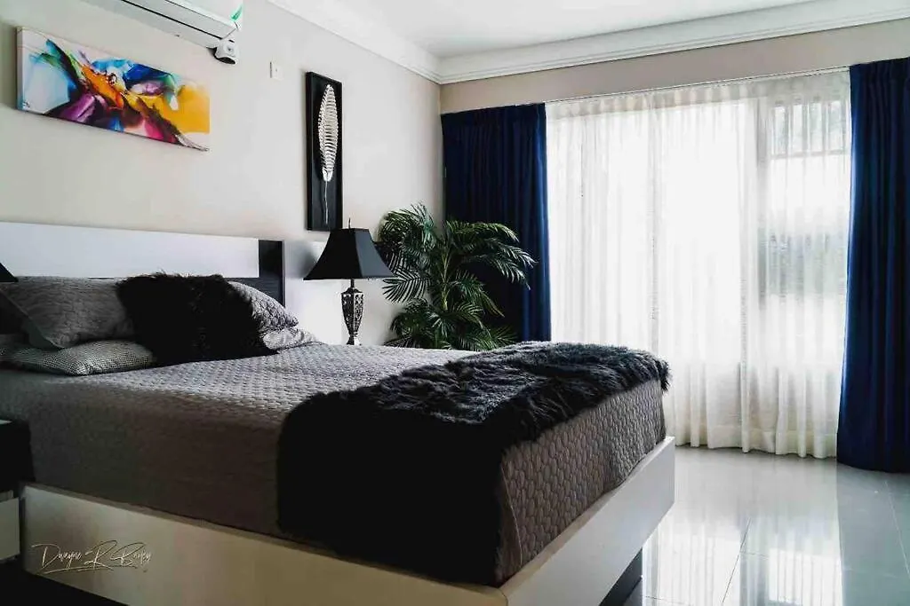 Luxury Condo - Pool In Kingston G28 0*,  자메이카
