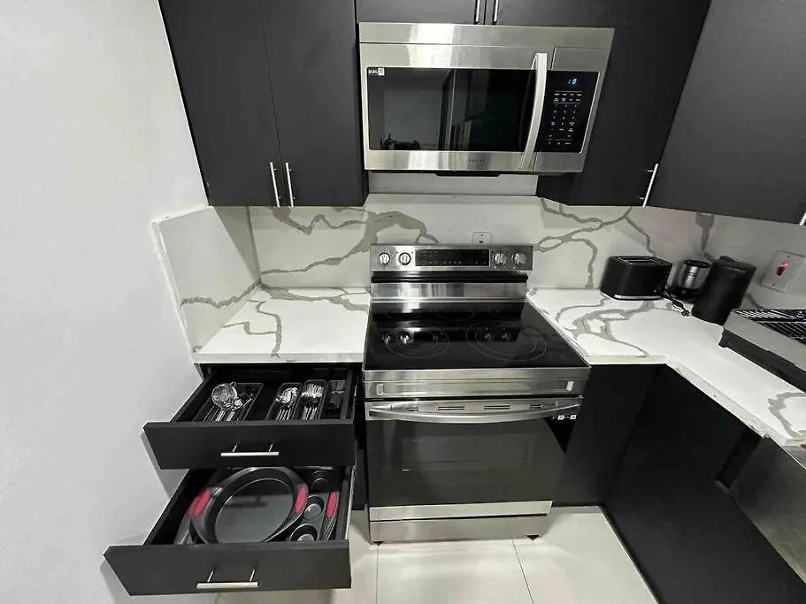 Apartament Luxury Condo - Pool In Kingston G28